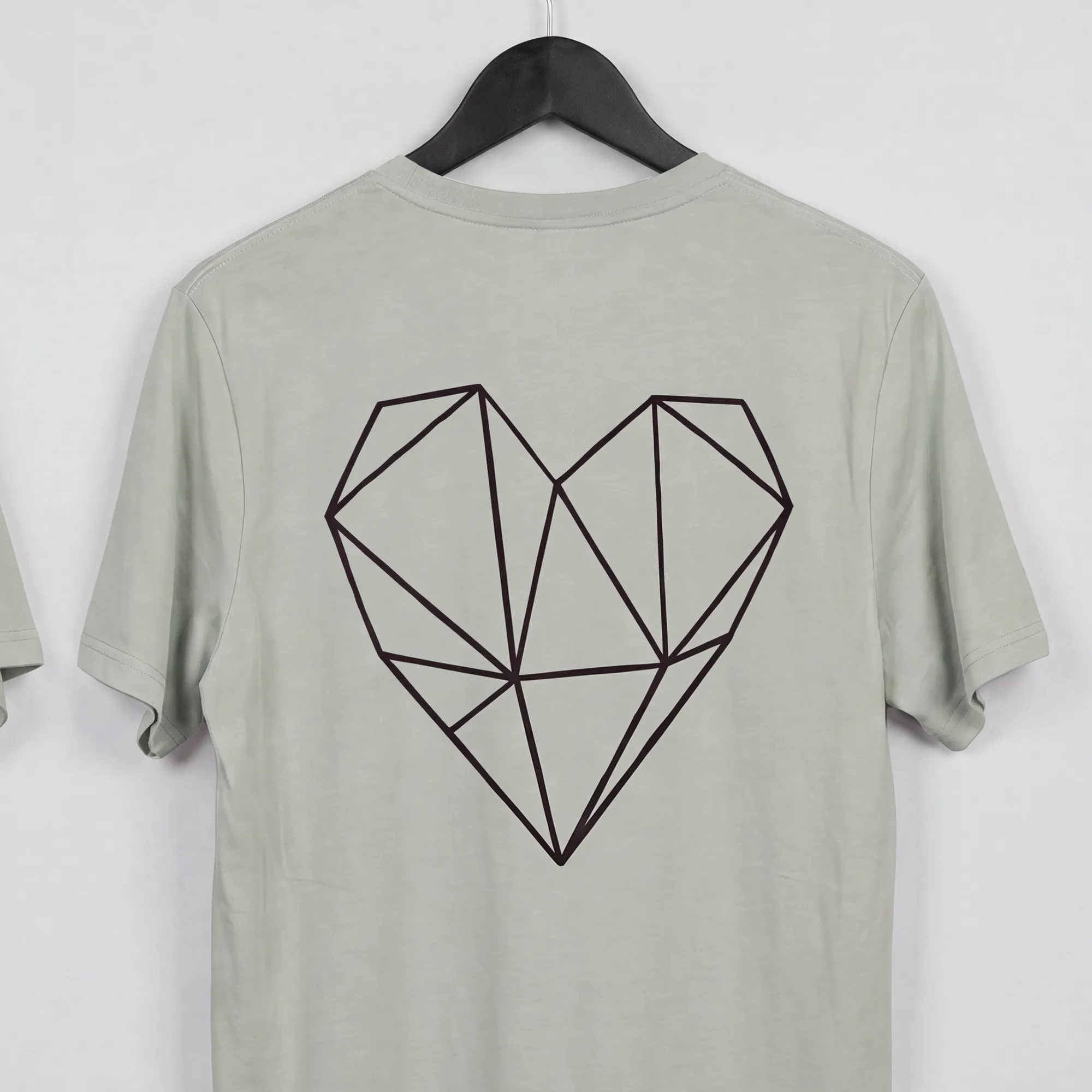 tshirt-nr-coracao-verde-costas